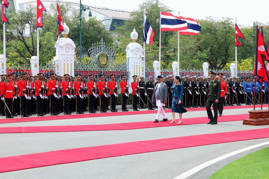 थाइल्याण्डको औपचारिक भ्रमणको क्रममा प्रधानमन्त्री ओली र थाइल्याण्डका प्रधानमन्त्री पे थोङ्थान् सिनावात्रा ।