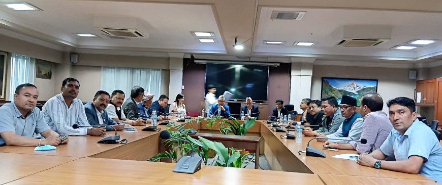 सुनचाँदी व्यवसायी र सरकारका प्रतिनिधि बिच १२ बुँदे सम्झौता ! विलासिता कर र भ्याट लागू प्रति महासङ्घ विभाजन