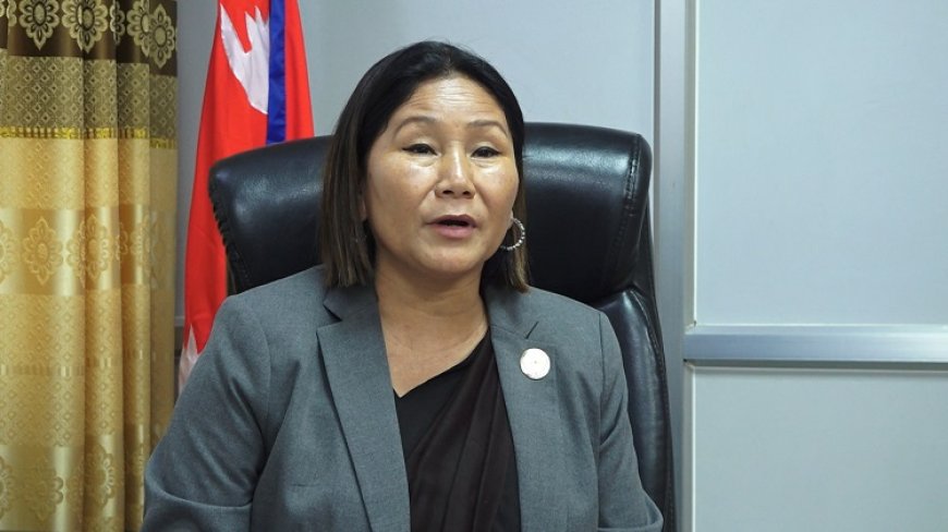 उपसभामुख रानालाई हटाउन हस्ताक्षर गर्दै एमाले - कांग्रेस सांसद्