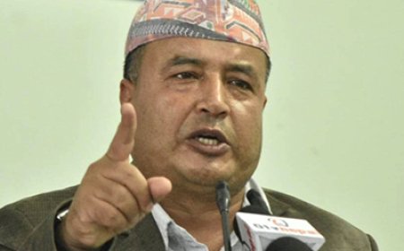 सरकारलाई महेश बस्नेतको चुनौती, 'हिम्मत भए केपी ओलीलाई पक्रेर देखाउ'