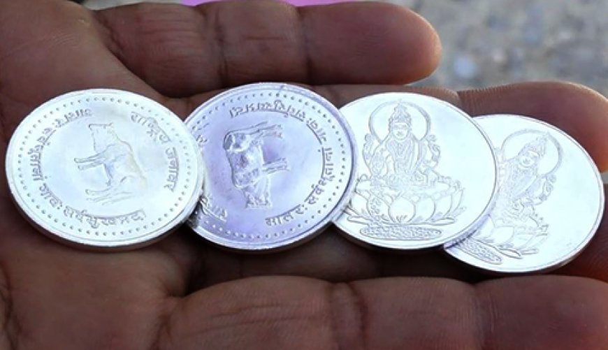 राष्ट्र बैंकले ४ प्रकारका चाँदीको सिक्का बिक्रि गर्दै, कति छ मूल्य?