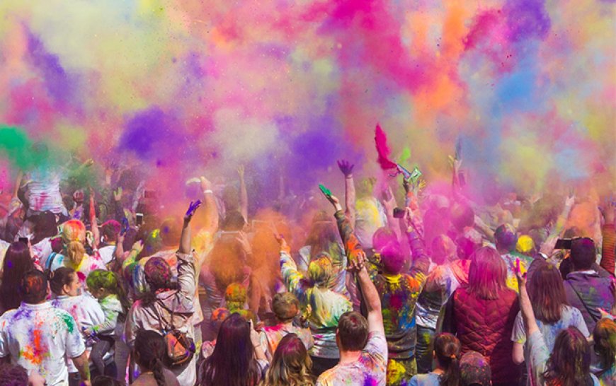 होलीमा प्रशासनको कडाई, उम्मेदवारको तस्बिर अंकित टिसर्ट लगाउन, मञ्च बनाएर कार्यक्रम गर्न रोक