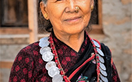 कम्पनी माला र रेजि माला के हो? यसको इतिहास, बनावट, प्रचलन र सांस्कृतिक महत्व कस्तो रहेको छ ?