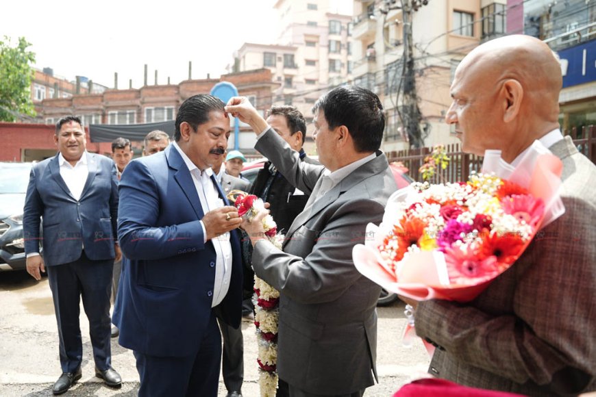 महासंघको कार्यभार सम्हाल्दै अध्यक्ष श्रेष्ठले भने, 'निजी क्षेत्रको मनोबल बढाउन सरकारसँग केही संवाद भइसकेको छ'