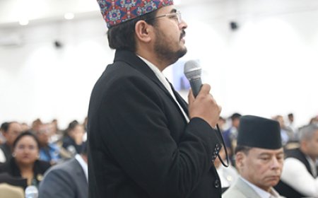 नागरिकलाई जरिवाना तिराउने सरकारले सडकमा खाल्डो भेटिए १ लाख जरिवाना तिर्नुपर्ने व्यवस्था गर्नु पर्‍यो : ज्ञानेन्द्र शाही