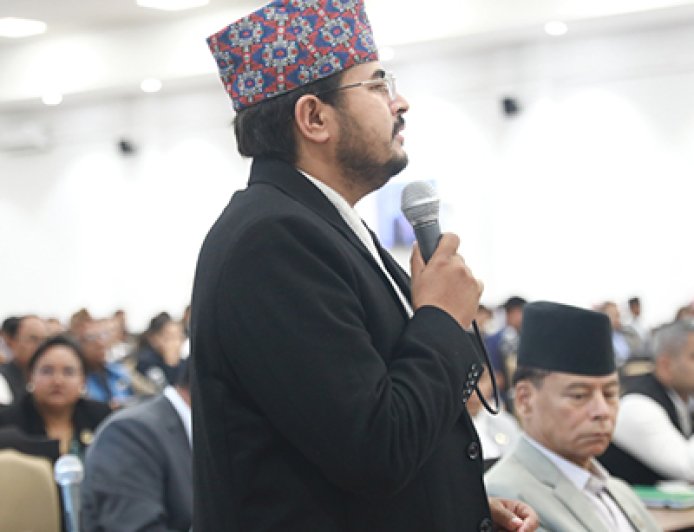 नागरिकलाई जरिवाना तिराउने सरकारले सडकमा खाल्डो भेटिए १ लाख जरिवाना तिर्नुपर्ने व्यवस्था गर्नु पर्‍यो : ज्ञानेन्द्र शाही