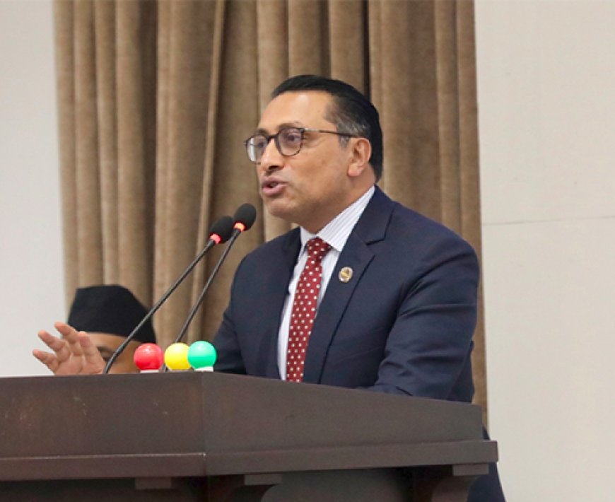 नेपालमा पेट्रोलियम पदार्थको मूल्य घट्न अझ केही समय लाग्छ : अर्थमन्त्री वाग्ले