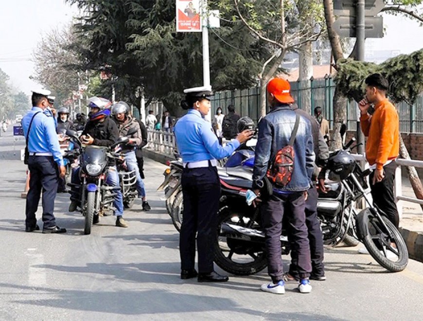ट्राफिक नियम उल्लंघन गर्ने १ हजार ५९२ सवारी कारवाहीमा