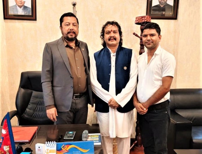 पूर्वी चितवनका कृषकका लागि राहत : प्रयोगविहीन जेसीबी सञ्चालनमा ल्याइने – मन्त्री विराजभक्त श्रेष्ठ