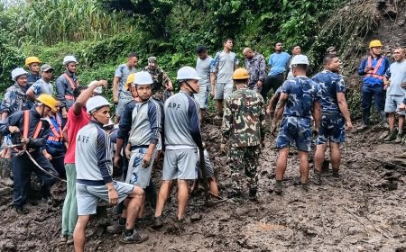 पहिरोको जोखिममा रहेका जाजरकोटका २ सय जनालाई विद्यालयमा सारियो (तस्विरसहित)