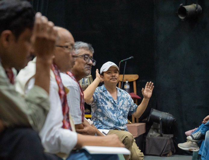प्रज्ञा प्रतिष्ठानका कुलपति तथा प्राज्ञ परिषद्का सदस्यद्वारा मण्डला थिएटरका रङ्गकर्मीहरूसँग भेटघाट तथा अन्तरक्रिया (तस्विरसहित)