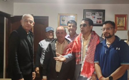 दीपक मनाङे कांग्रेस देउवा समूहमा प्रवेश