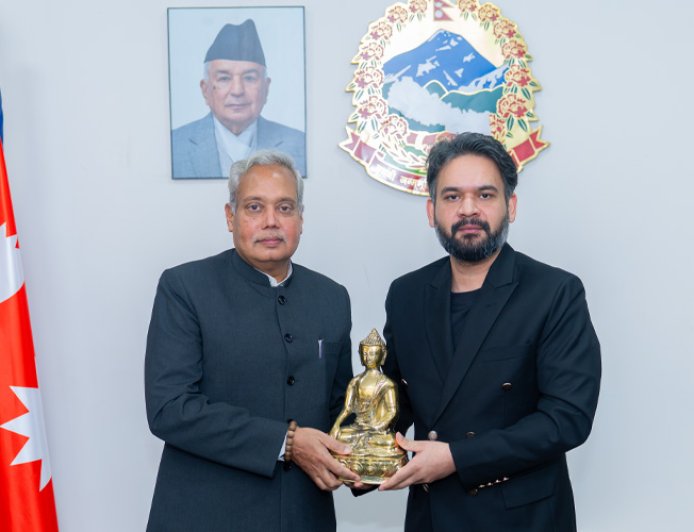 स्वदेश फर्कन लागेका भारतीय राजदूतसँग प्रधानमन्त्रीको बिदाइ भेट